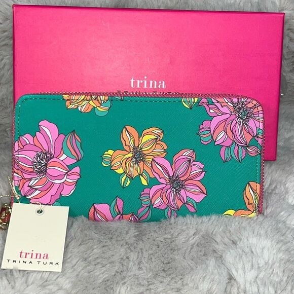 Trina Turk Full Zip Floral Wallet NWT - Picture 1 of 5